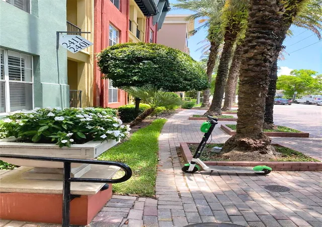 2nd image of 2331 W Horatio St, Tampa, FL 33609