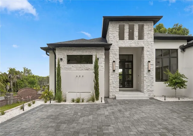 Photo 2 of Single family home for sale at 11500 Osprey Pointe Blvd, Clermont, FL 34711 | MLS# O6415372 | Listing updated on 2026-10-10