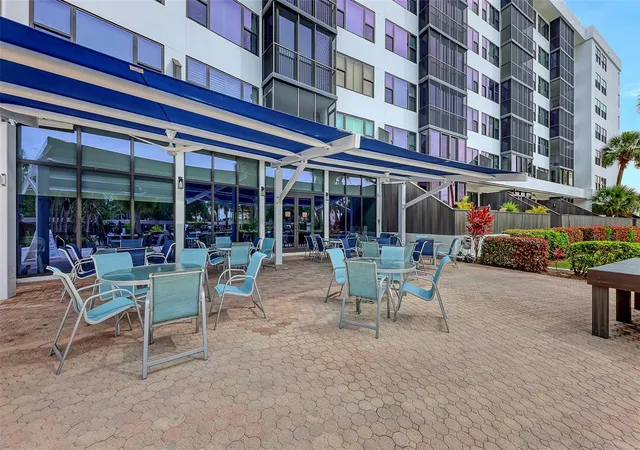Listing Photo 2 - Condo for sale in building located at 5855 Midnight Pass Rd, Sarasota, FL 34242 - Unit #510