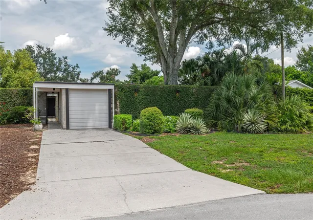 Photo 1 of Single family home for sale at 1549 Drexel Ave Ne, Winter Haven, FL 33881 | MLS# S5151595 | Listing updated on 2026-10-07