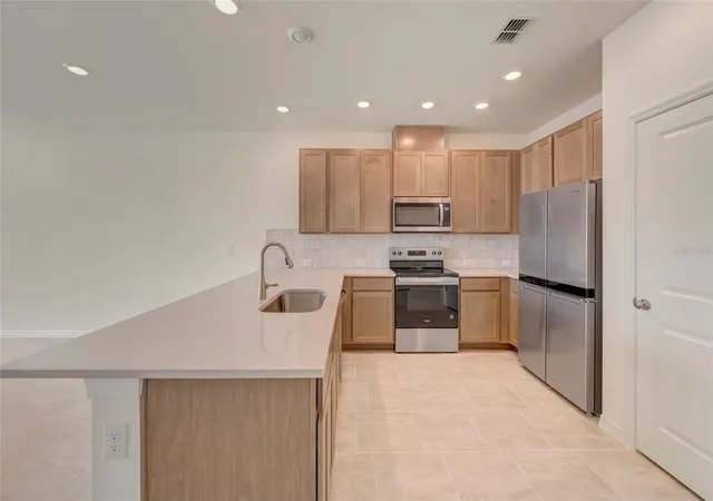 Photo 4 of Townhouse for sale at 6353 Jensen View Ave, Apollo Beach, FL 33572 | MLS# TB8517461 | Listing updated on 2026-09-22