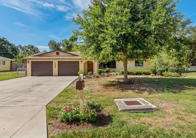 Homes for sale in Nokomis, FL | 1505 Pine St E, Nokomis, FL 34275 | MLS# C7527122