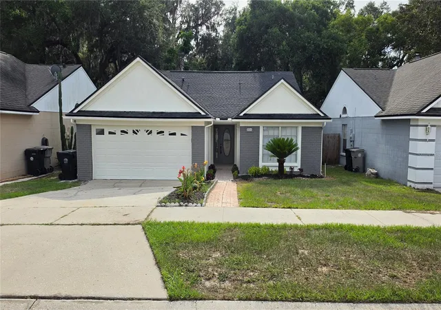 Photo 1 of Single family home for sale at 204 N Cervidae Dr, Apopka, FL 32703 | MLS# O6415395 | Listing updated on 2026-09-23