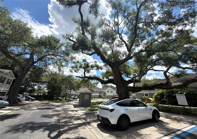 Photo 2 of Townhouse for sale at 2437 Earlswood Ct, Brandon, FL 33510 | MLS# TB8517502 | Listing updated on 2026-06-15