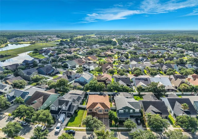Photo 4 of Single family home for sale at 14143 Lake Live Oak Dr, Orlando, FL 32828 | MLS# O6415424 | Listing updated on 2026-09-04