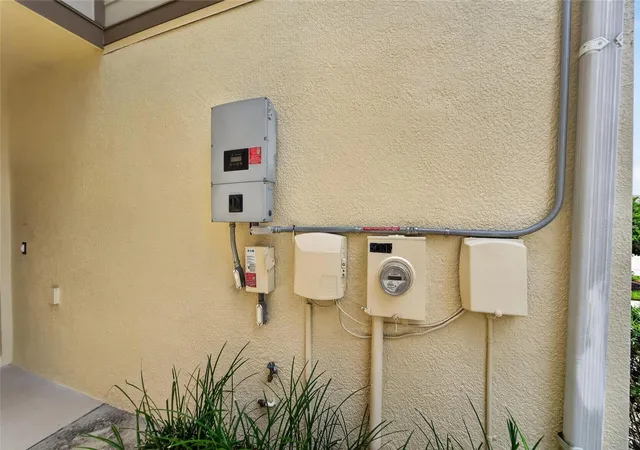 Photo 4 of Townhouse for sale at 5028 White Sanderling Ct, Tampa, FL 33619 | MLS# TB8517518 | Listing updated on 2026-10-15