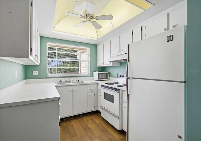 Photo 4 of Condo for sale at 6032 7th Avenue W #6032, Bradenton, FL 34209 | MLS# A4696576 | Listing updated on 2026-06-20