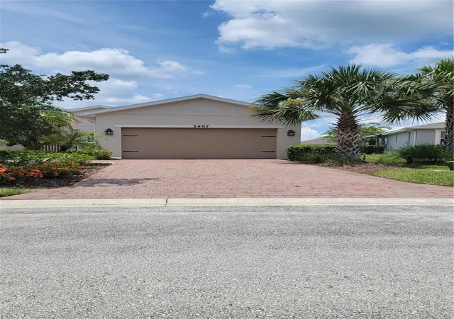 Photo 4 of Single family home for sale at 3497 Fallbrook Dr, Kissimmee, FL 34759 | MLS# O6415435 | Listing updated on 2026-09-25