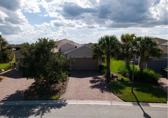 Photo 3 of Single family home for sale at 3497 Fallbrook Dr, Kissimmee, FL 34759 | MLS# O6415435 | Listing updated on 2026-09-25