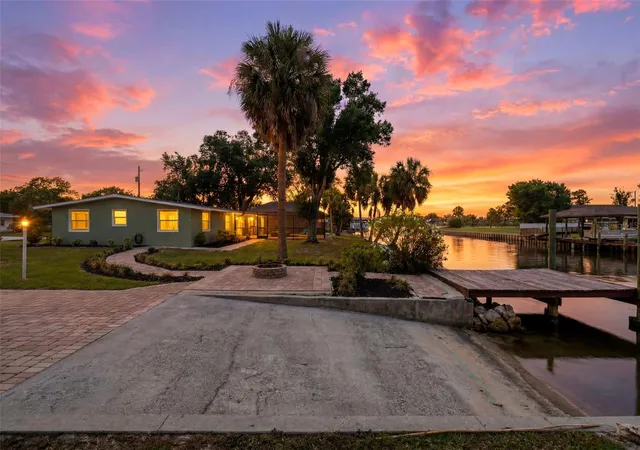 Homes for sale in Gibsonton, FL | 9910 Peninsular Dr, Gibsonton, FL 33534 | MLS# TB8517537