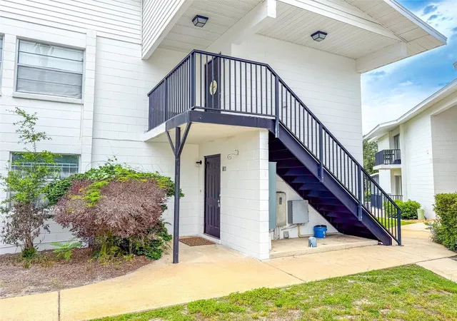 Photo 2 of Condominium at 1550 11th Street NE #H1, Winter Haven, FL 33881 | MLS# L4962617 |  | Sold on 2026-07-02