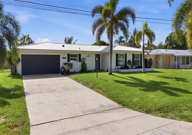 Homes for sale in Cape Coral, FL | 2835 Se 18th Ave, Cape Coral, FL 33904 | MLS# A4696583