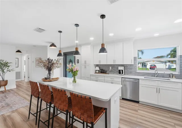 Homes for sale in Cape Coral, FL | 2835 Se 18Th Ave, Cape Coral, FL 33904 | MLS# A4696583