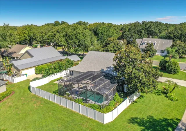 Photo 4 of Single family home for sale at 19512 Spring Oak Dr, Eustis, FL 32736 | MLS# G5113555 | Listing updated on 2026-10-09