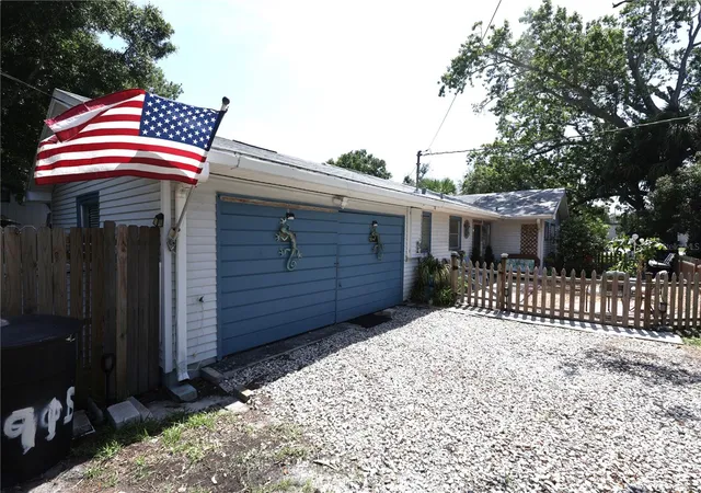 4th image of 915 Dempsey St, Clearwater, FL 33756 | MLS# TB8517562