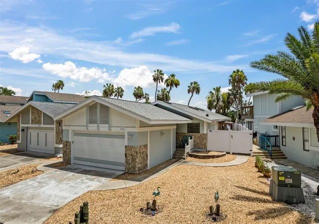 1st image of 5250 S Riverview Cir, Homosassa, FL 34448 | MLS# W7886597