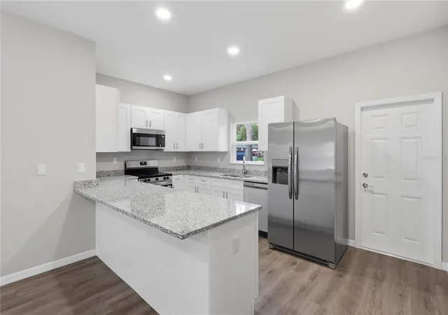 Photo 3 of Single family home for sale at 5029 Finders Ct, Tampa, FL 33617 | MLS# TB8517568 | Listing updated on 2026-09-12