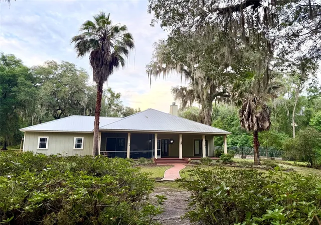 1st image of 1043 Se County Road 21b, Melrose, FL 32666 | MLS# GC541054