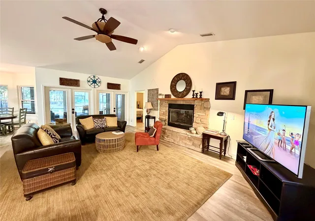 2nd image of 1043 Se County Road 21b, Melrose, FL 32666 | MLS# GC541054