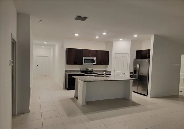 2nd image of 1844 Red Loop, Lakeland, FL 33801 | MLS# TB8517581