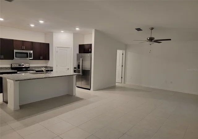 3rd image of 1844 Red Loop, Lakeland, FL 33801 | MLS# TB8517581
