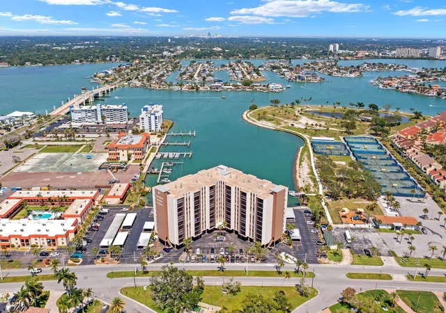 5th image of 10355 Paradise Blvd #812, Treasure Island, FL 33706 | MLS# TB8517586