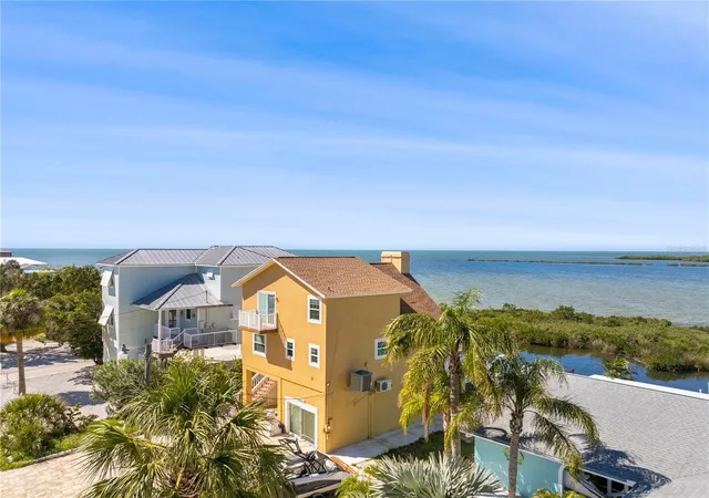 Photo 2 of Single family home for sale at 6633 Driftwood Dr, Hudson, FL 34667 | MLS# TB8517587 | Listing updated on 2026-07-20