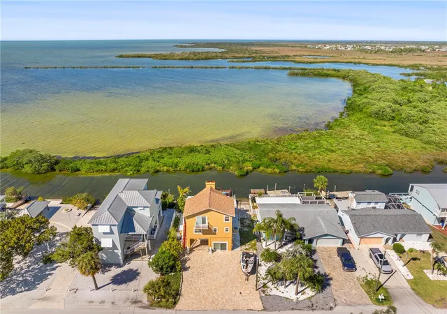 Photo 4 of Single family home for sale at 6633 Driftwood Dr, Hudson, FL 34667 | MLS# TB8517587 | Listing updated on 2026-07-20