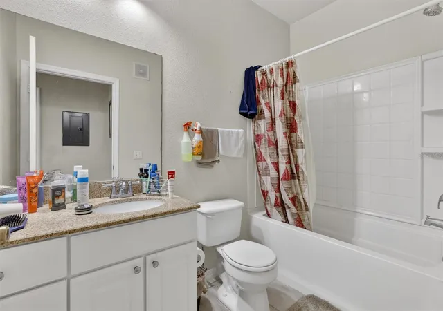 Listing Photo 2 - Condo for sale in building located at 1300 Eastern Pecan Pl, Winter Garden, FL 34787 - Unit #102
