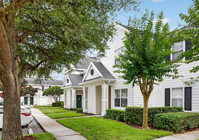 Photo 4 of Condo for sale at 1300 Eastern Pecan Pl #102, Winter Garden, FL 34787 | MLS# S5151632 | Listing updated on 2026-06-10