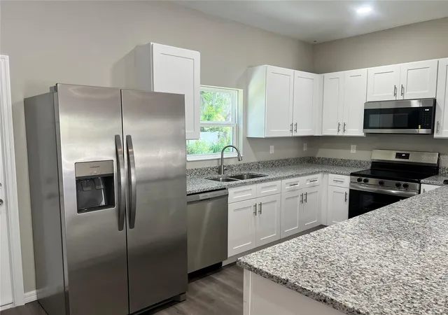 Photo 3 of Single family home for sale at 5008 Finders Ct, Tampa, FL 33617 | MLS# TB8517596 | Listing updated on 2026-10-03