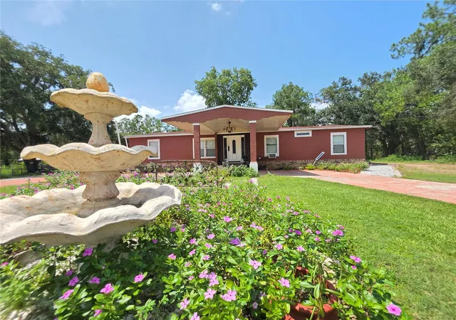 Photo 2 of Manufactured home for sale at 11344 Rockridge Rd, Lakeland, FL 33809 | MLS# L4962626 | Listing updated on 2026-08-01