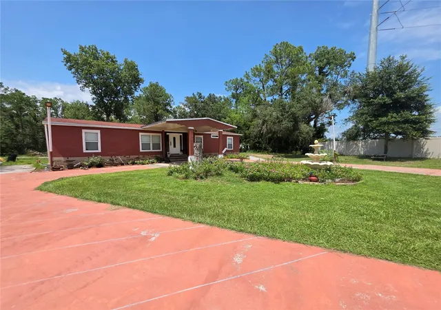 Photo 3 of Manufactured home for sale at 11344 Rockridge Rd, Lakeland, FL 33809 | MLS# L4962626 | Listing updated on 2026-08-01