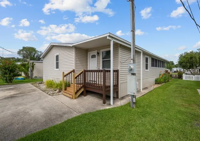 Photo 2 of Manufactured home for sale at 41 Scott St, Welaka, FL 32193 | MLS# GC541056 | Listing updated on 2026-09-16