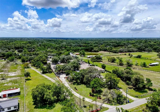 3rd image of 2036 Lake View Ave, Oviedo, FL 32766 | MLS# O6415536