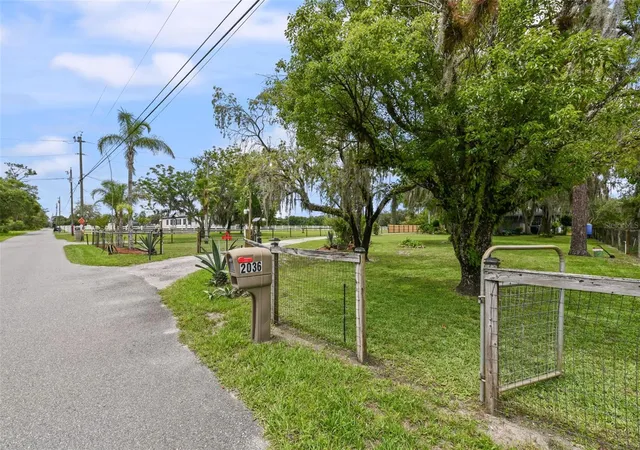 4th image of 2036 Lake View Ave, Oviedo, FL 32766 | MLS# O6415536