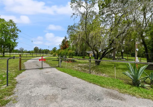 5th image of 2036 Lake View Ave, Oviedo, FL 32766 | MLS# O6415536