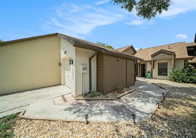 3rd image of 1923 Bayshore Ct, Safety Harbor, FL 34695 | MLS# TB8517650
