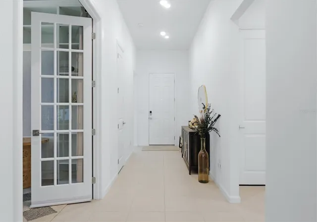 4th image of 29248 Coral Harbour Dr, Englewood, FL 34223 | MLS# D6147752