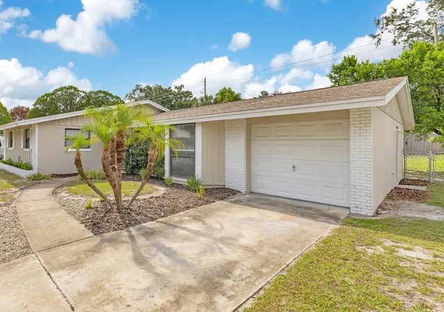 Photo 3 of Single family home for sale at 3021 Plaza Ter Dr, Orlando, FL 32803 | MLS# O6415562 | Listing updated on 2026-09-13