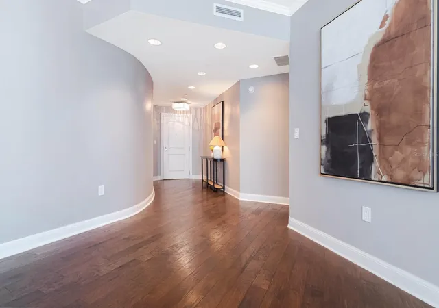 Photo 4 of Condo for sale at 450 Knights Run Ave #1501, Tampa, FL 33602 | MLS# TB8517683 | Listing updated on 2026-09-29