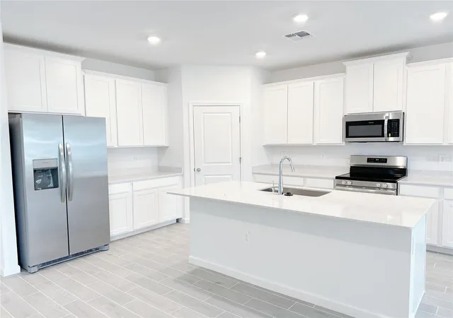 Photo 3 of Single family home for sale at 6583 Sw 89th Loop, Ocala, FL 34476 | MLS# OM726351 | Listing updated on 2026-06-15