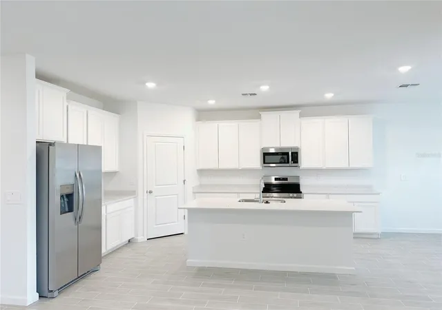 Photo 3 of Single family home for sale at 6583 SW 89th Loop, Ocala, FL 34476 | MLS# OM726351 | Listing updated on 2026-06-15