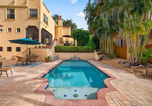 Photo 3 of Single family home for sale at 322 Roebling Rd S, Belleair, FL 33756 | MLS# TB8517701 | Listing updated on 2026-07-09