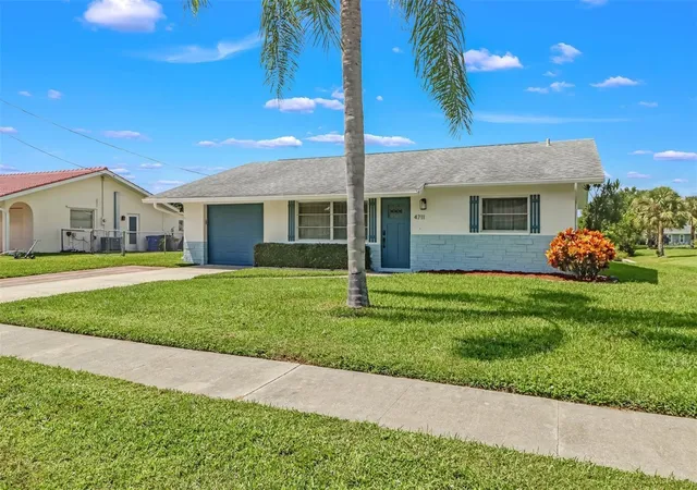 Photo 1 of Single family home for sale at 4711 Forest Glen Dr, North Fort Myers, FL 33903 | MLS# OM726353 | Listing updated on 2026-08-11