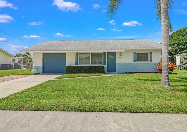 Photo 2 of Single family home for sale at 4711 Forest Glen Dr, North Fort Myers, FL 33903 | MLS# OM726353 | Listing updated on 2026-08-11