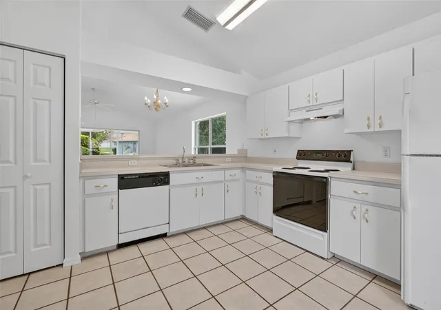2nd image of 660 W Sunset Strip Dr, Beverly Hills, FL 34465 | MLS# OM726354
