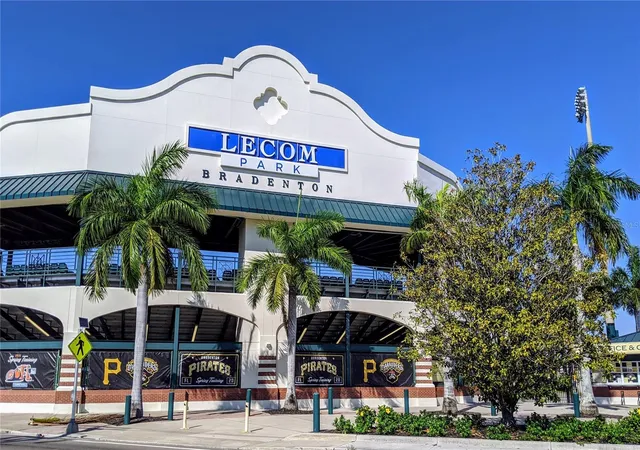 2nd image of 3564 Lake Bayshore Dr, BRADENTON, FL 34205
