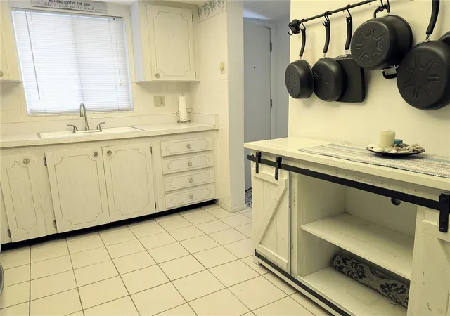 5th image of 3564 Lake Bayshore Dr, BRADENTON, FL 34205