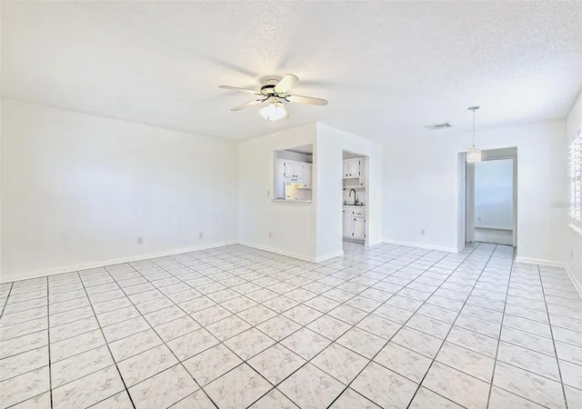 4th image of 401 Dorchester Pl #49, Sun City Center, FL 33573 | MLS# TB8517736